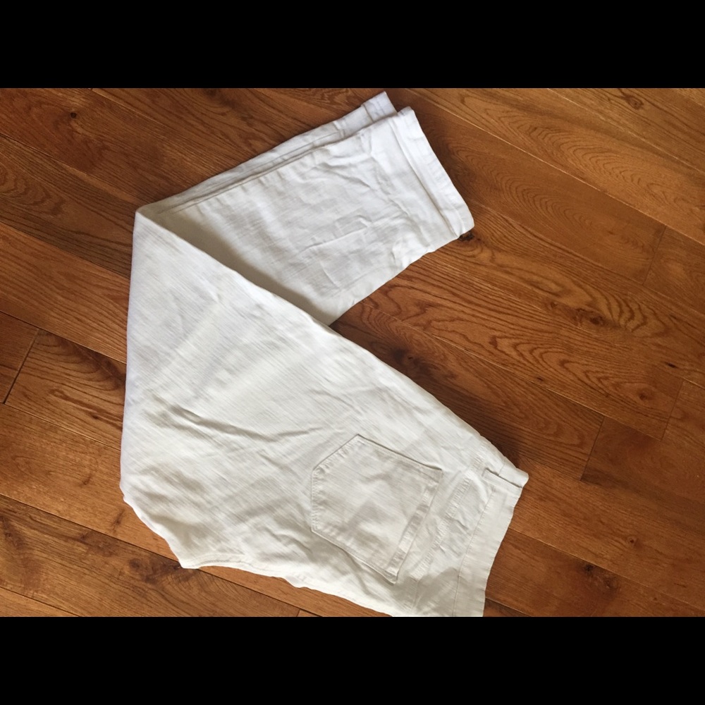 White stretch ankle jeans